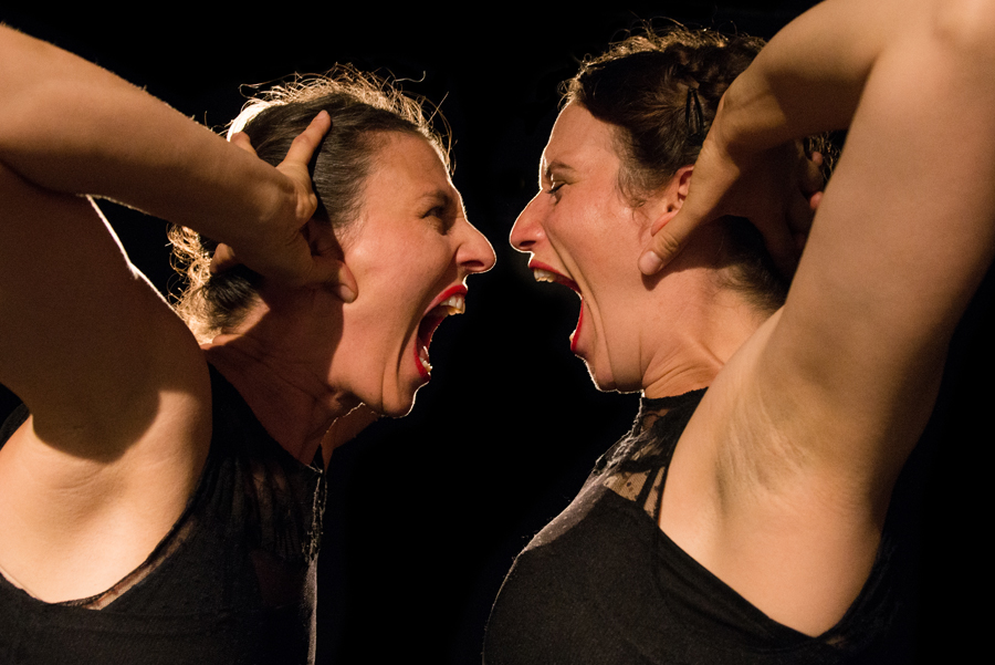 'שירה בציבור' - קברט ישראלי, הצגה רב תחומית